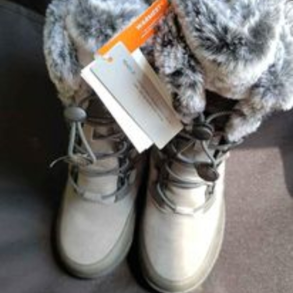 New boots size 1 youth